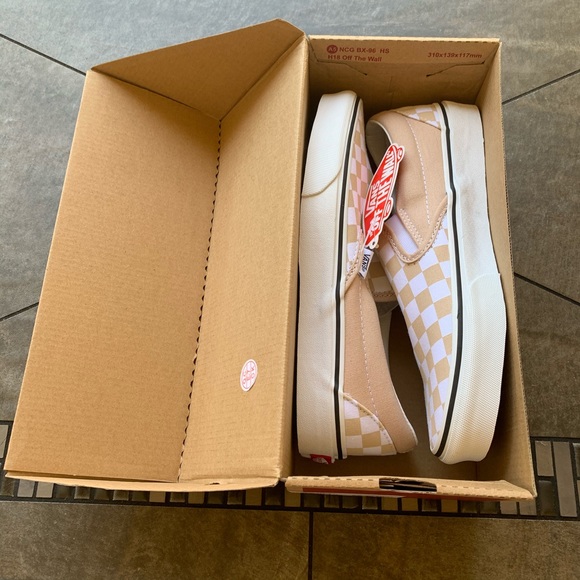 Vans classic slip on • BRAND NEW • NEVER WORN • - Picture 5 of 11